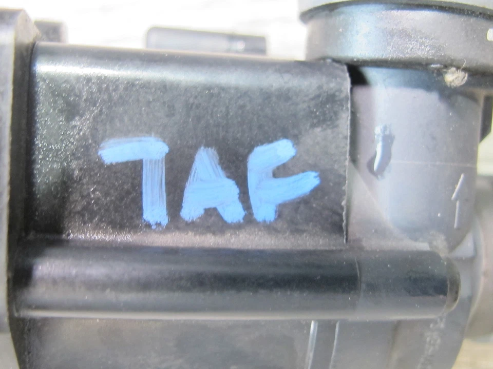 13-16 AUDI S4 B8 ENGINE AUXILIARY COOLANT WATER PUMP W HOSE OEM - Image 2 of 4