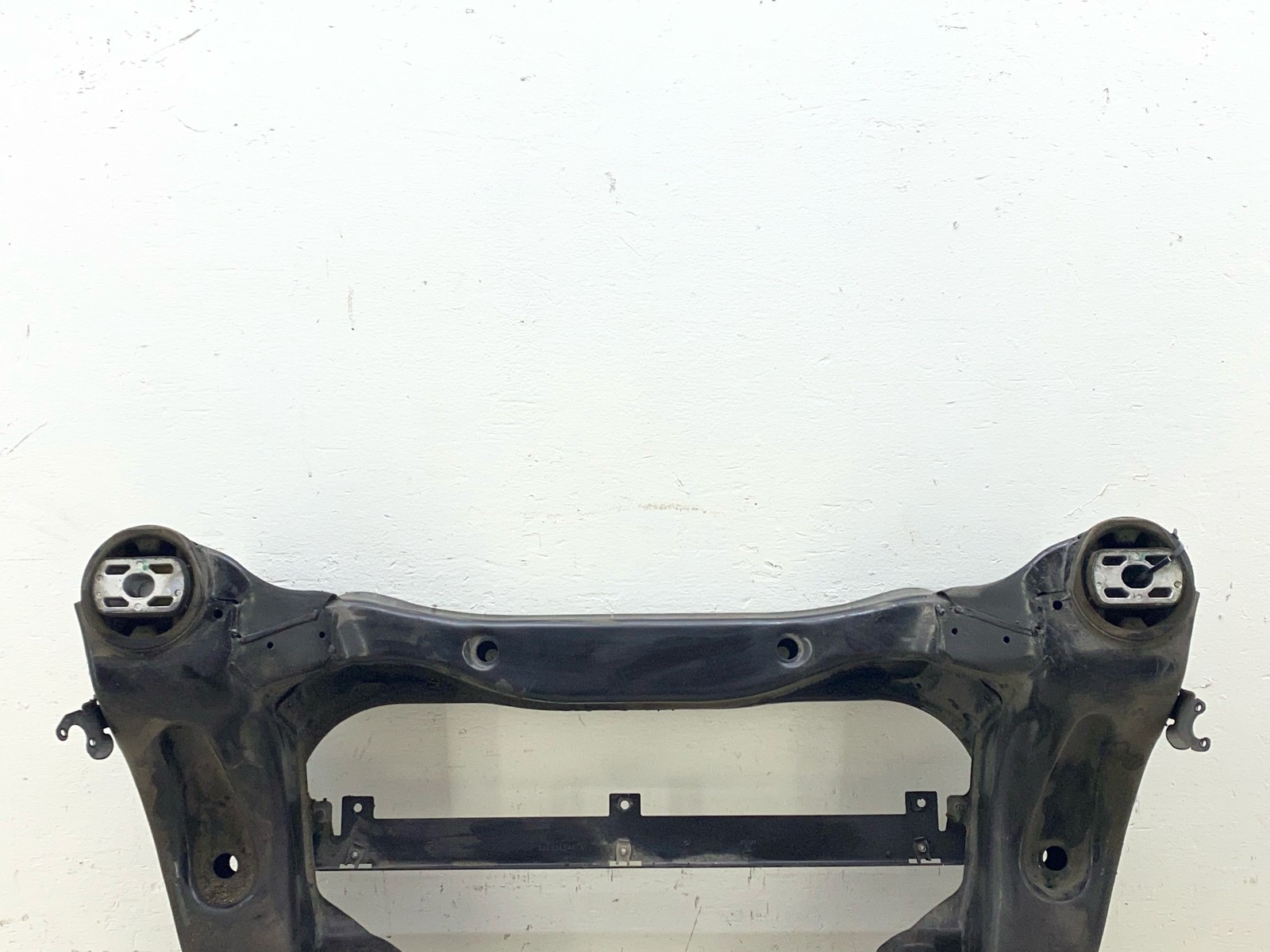 2014-2019 BENTLEY FLYING SPUR OEM 4.0L V-8 FRONT ENGINE CROSSMEMBER 3W0399313B