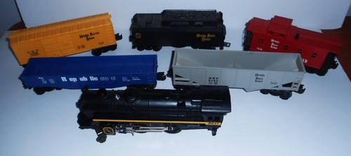 JUEGO DE LOCOMOTORA DE VAPOR Y TREN DE CINCO VAGONES DE CARGA LIONEL O GAUGE NKP 8617 | Condition: Used
