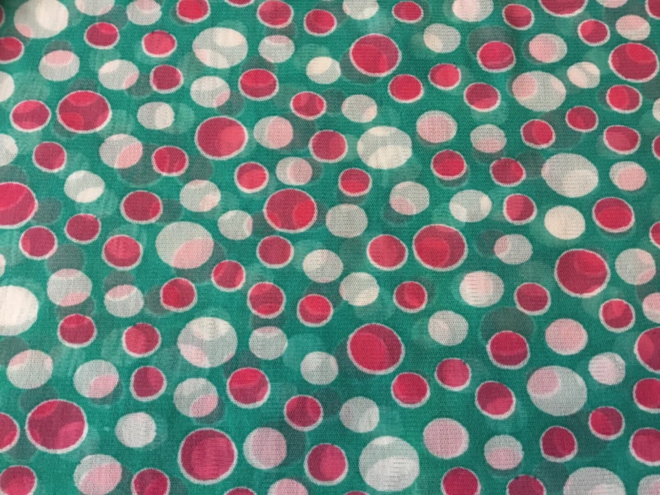 "Hermosa tela de malla elástica con manchas verdes, cerise y blancas, 1,2 MTRs, 58"" de ancho" Foto 2 de 4