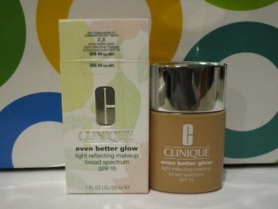 CLINIQUE ~ EVEN BETTER GLOW LIGHT REFLECTING MAKEUP ~ WN 44 TEA ~ 1 OZ BOXED