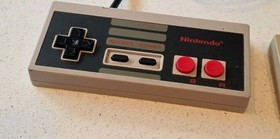 Nintendo 1985 Controllers For NES Console X 2 And 1 X 1985 Zapper Vgc Original 