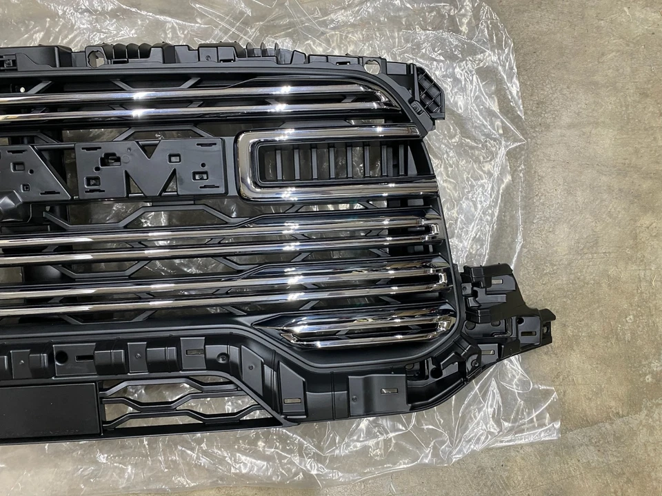 2025 Ram 3500 4500 5500 Front Center Grille Chrome Assembly Mopar OEM 68597704AA - Image 3 of 4