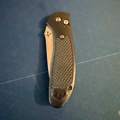 Benchmade Pardue Axis Lock Serrated SS Drop Point Blade Black Aluminum Handle