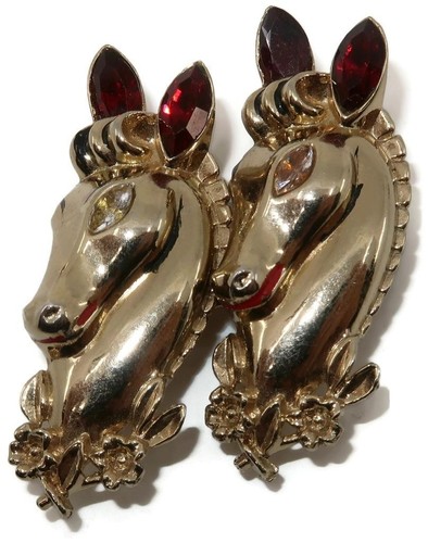 1948 DAILY DOUBLE Thoroughbred Horses CORO Duette Brooch by Adolph Katz, 2 1/4" - Picture 1 of 5