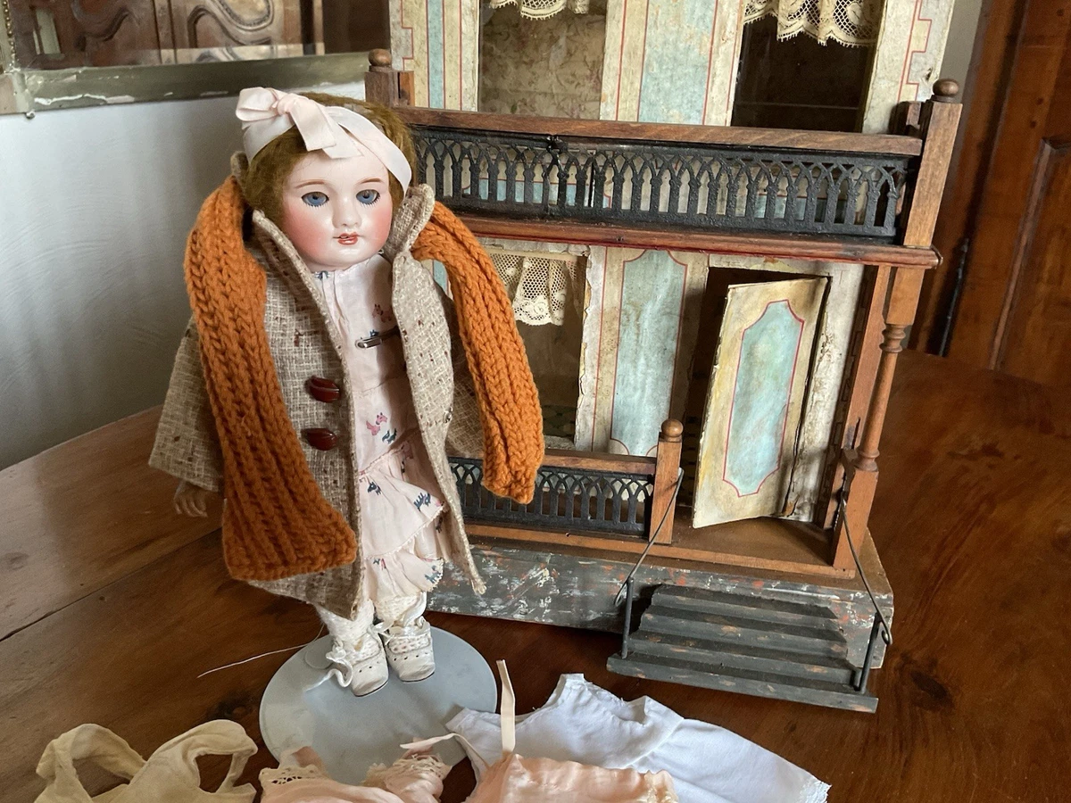 ANCIEN , EXCEPTIONNEL chapeau bijou satin fourrure poupée Bleuette