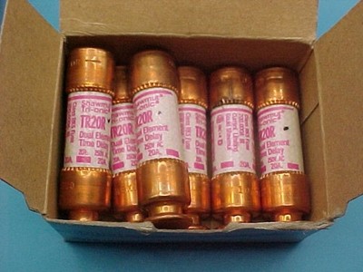 box of 6 GOULD SHAWMUT DUAL ELEMENT TIME DELAY TRIONIC FUSES 20A 250V SI