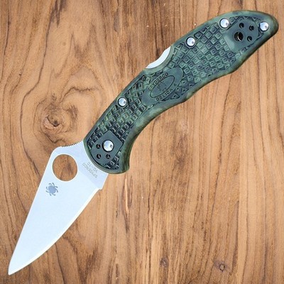 SPYDERCO DELICA 4 LIGHTWEIGHT FOLDING KNIFE ZOME GREEN FRN VG-10 SS C11ZFPGR
