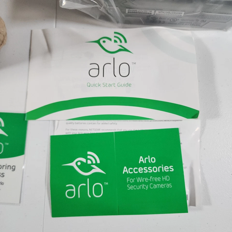 Cámaras de seguridad inalámbricas Arlo (4) sistema de seguridad VMS3430-100NAS de Netgear Foto 3 de 4