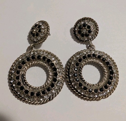 Lotto di 15 pezzi bigiotteria costume glamour gotico varietà fumè e nero vintage ad oggi - Foto 2 di 16