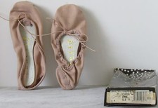 New 20. CAPEZIO Split Sole CANVAS Ballet SLIPPER CG2006 PINK Sz 5.5 M Dance