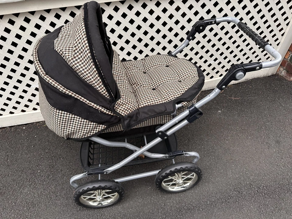 Cochecito de juguete Silver Cross Dolls Ranger - Muñeca cochecito para niños negro/marrón Foto 3 de 4