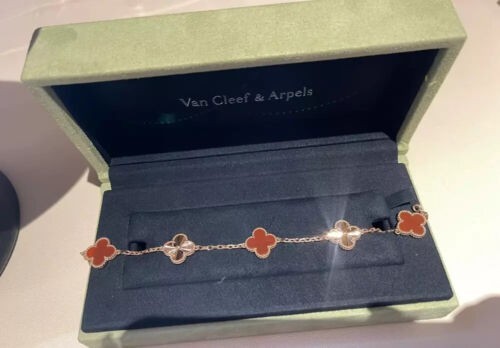 Vintage Alhambra Carnelian Guilloche Bracelet 18K Yellow Gold VC Arpels