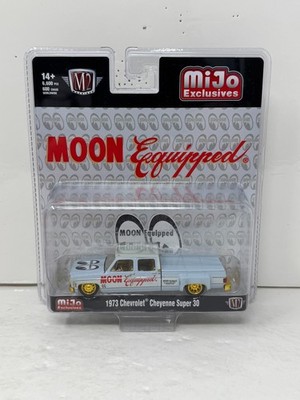 M2 Machines Moon Equipped 1973 Chevrolet Cheyenne Super 30 CHASE 1