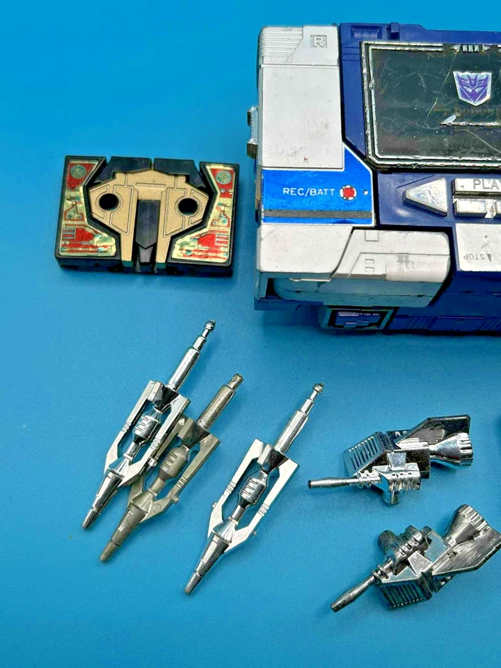 G1 Transformers 1984 Vintage Soundwave Buzzsaw Action Figures Complete Set - Image 4 of 4