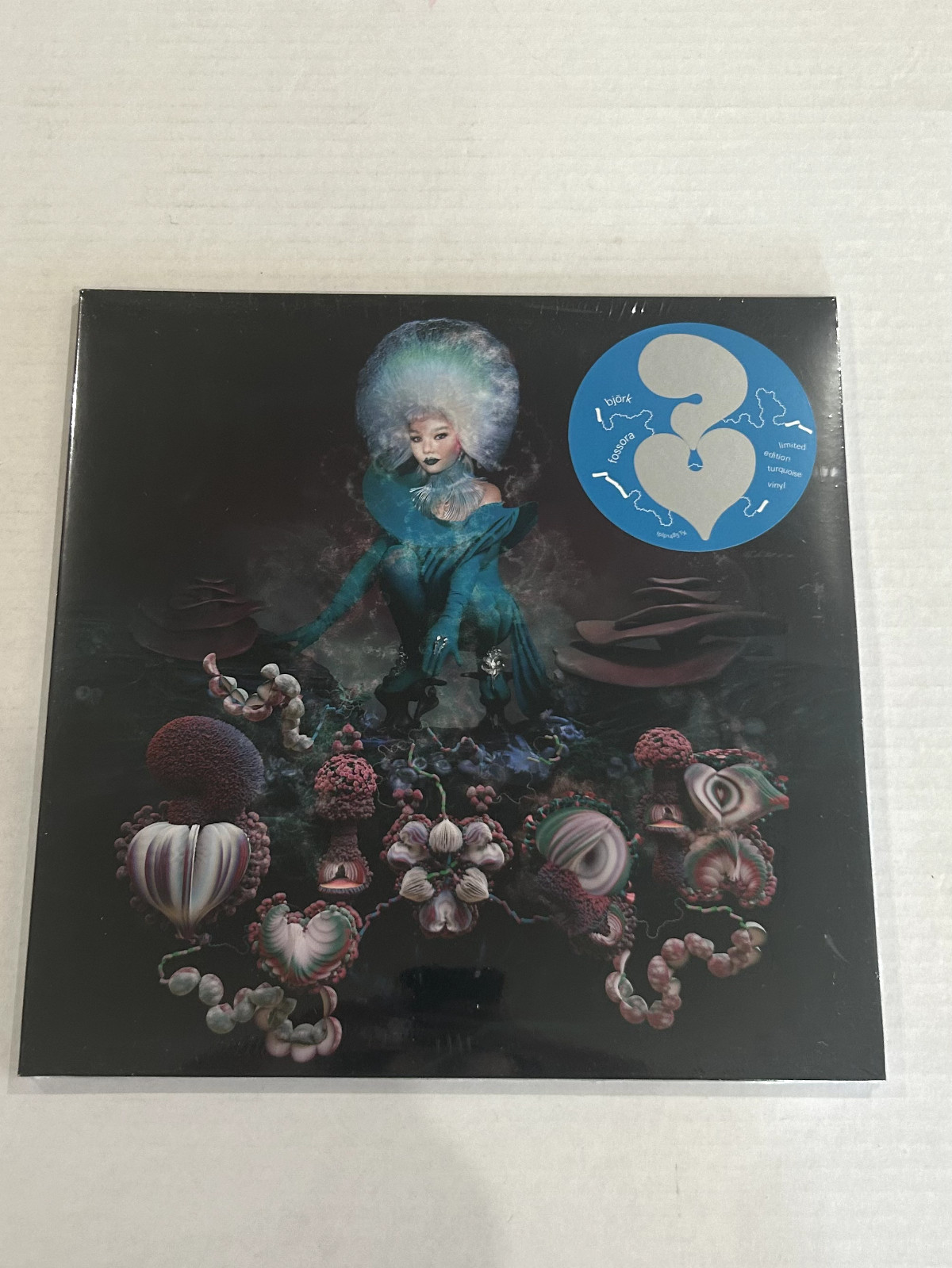 ビョーク「fossora」〈輸入盤国内仕様（ブラックヴァイナル・2LP）〉 ビョーク「fossora」〈輸入盤国内仕様（ブラックヴァイナル・2LP