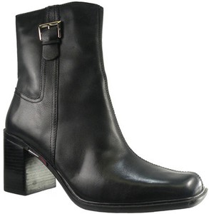naturalizer willette bootie