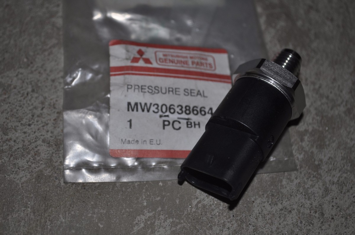 MITSUBISHI CARISMA SPACE STAR FUEL PRESSURE SENSOR NEW GENUINE OEM 