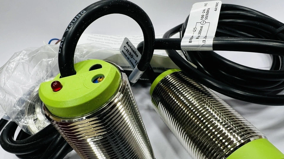 capacitive proximity sensor CR30-15AO capacitive Sensor 100% New And Original - Image 4 of 4