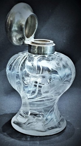 French Art Nouveau Crystal and Silver Perfume Bottle, ca. 1900 - Picture 7 of 8