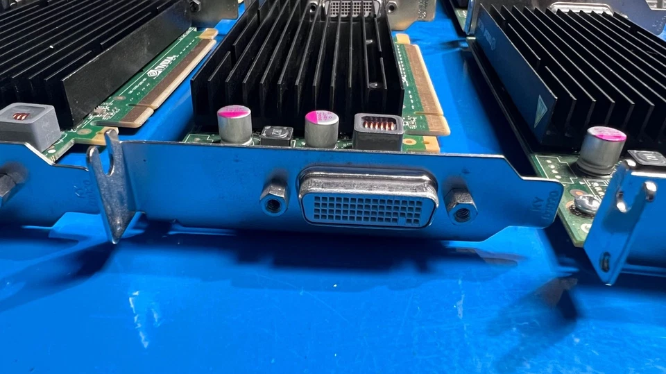 Lot of 31 Lenovo Quadro NVS 300 512MB GDDR3 Low Profile Graphic Card DVI 03T8352 - Image 3 of 4