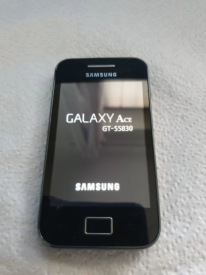Samsung galaxy ace gt mobile phone, photo 1 of 4