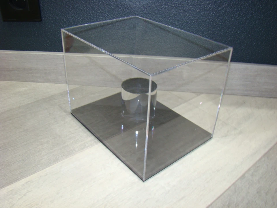 VITRINE POUR CASQUE MINI ECHELLE 1/2 SOCLE VERNIS NOIR SUPERBE RARE SOLD OUT - Photo 2/3