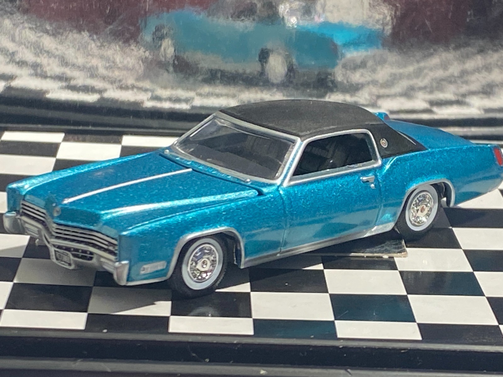 1/64 1967 CADILLAC ELDORADO METALLIC BLUE WITH BLACK TOP M30