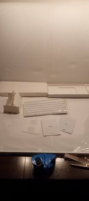 GENUINE Apple Wireless Bluetooth Keyboard A1314 Mac Aluminum no mouse open box