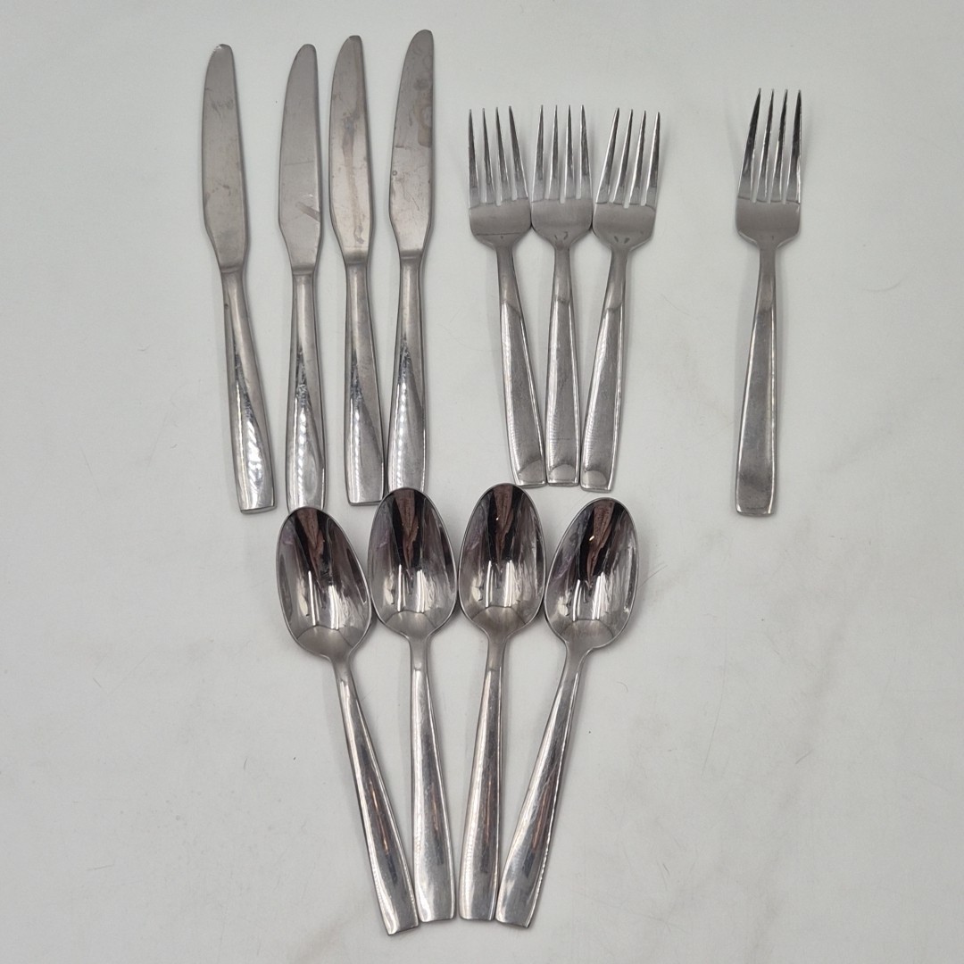 12 Replacement Piece Oneida Everdine Casual Flatware Silverw