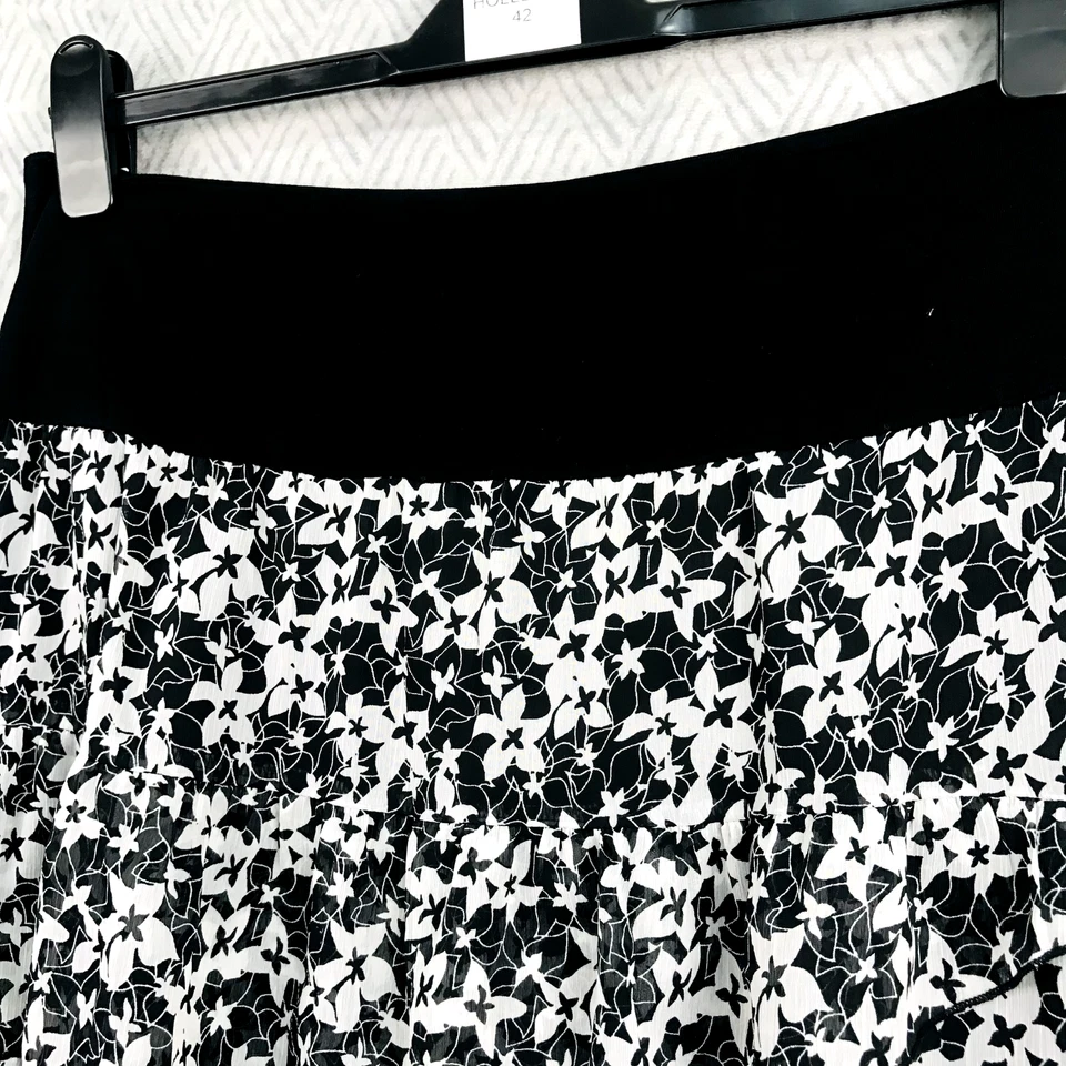 K woman jupe noir blanc femme taille 44 motif fleurs courtes ladies skirt womans - Photo 4/4