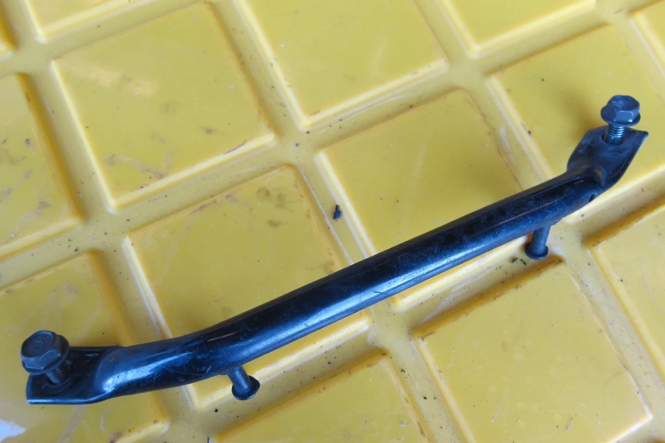 Kawasaki Ninja ZX6E 1996 barra de agarre trasera Foto 4 de 4