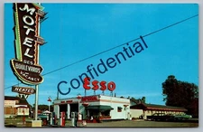 Motel Des Boulevard & Esso Gas Station Beauport PQ Canada Chrome Postcard D542