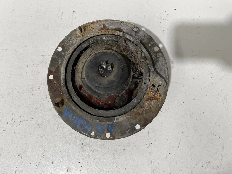 Toyota Hiace Left Head Light RH32 05/1977-01/1983 - image 2 of 4