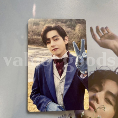 BTS V Special 8 Photo-Folio Me, Myself, & V 'Veautiful Days