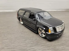 JADA TOYS DUB LOWERED 2007 CADILLAC ESCALADE SUV 1/32 DIECAST MODEL TRUCK BLACK