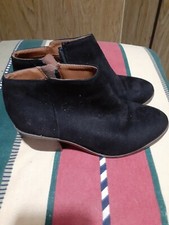 girl boots size 2