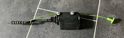 Stellmotor Tankdeckel für BMW 3er E46 8372240 Original BMW