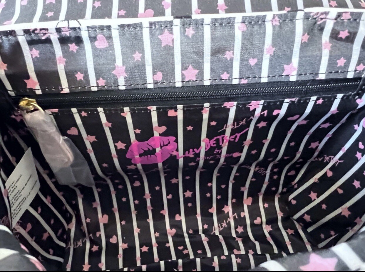 Luv BETSEY JOHNSON Purse Addy Crossbody Bag Quilted White Rainbow