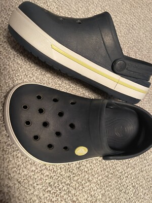 CROCS Two-Tone Slip-On Clogs in Charcoal and Yellow Crocs Echo Wave Clogs Slip On Shoes Men main image 2