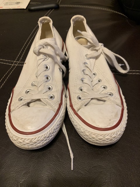white canvas shoes size 5