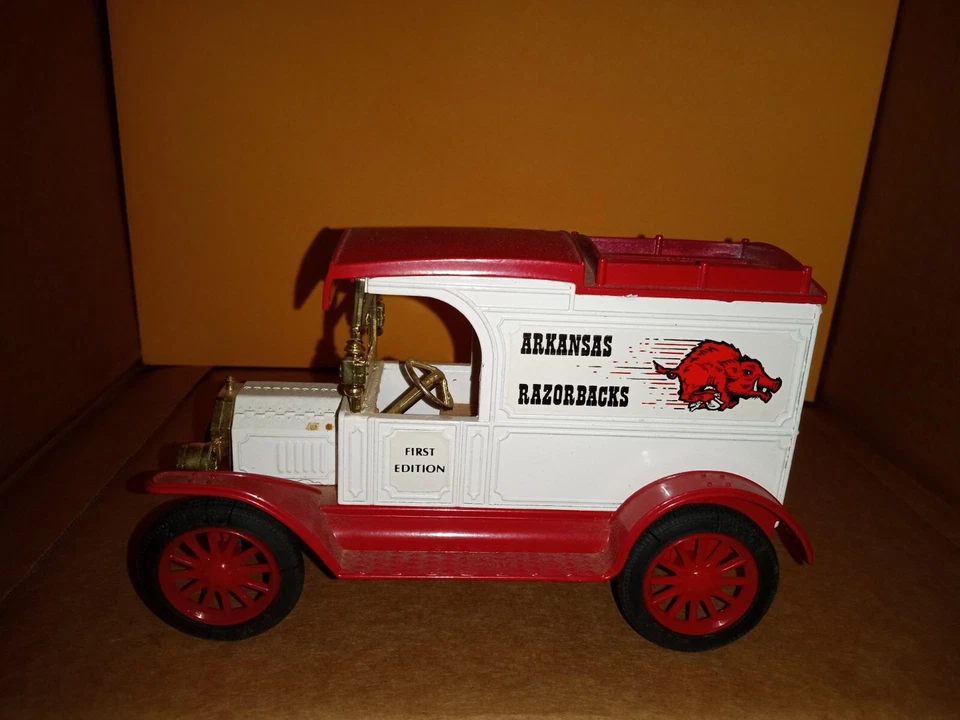 9497 ERTL 1913 MODELO T UNIVERSIDAD DE INIDIANA HOOSIERS 1987 CAMPEÓN NACIONAL Foto 2 de 4