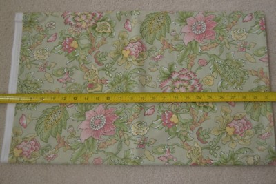 By 1/2 Yd, Large Floral on Light-Green Quilt Cotton, Benartex/Fons & Porter,D811