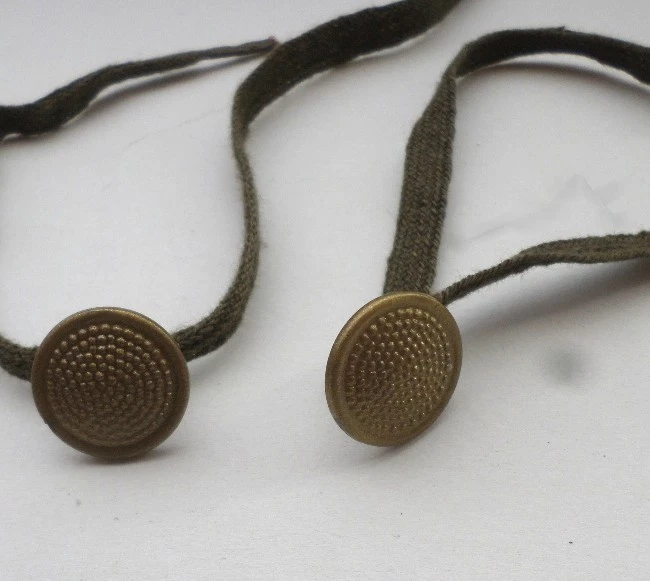 2x Knopf DDR Deutsche Reichsbahn Knöpfe (für Eisenbahn Uniform Schulterstücke ) - Bild 3 von 3