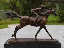 Koń z dżokejem w brązie na marmurze, sygnowany Pierre-Jules Mêne 1810-1879