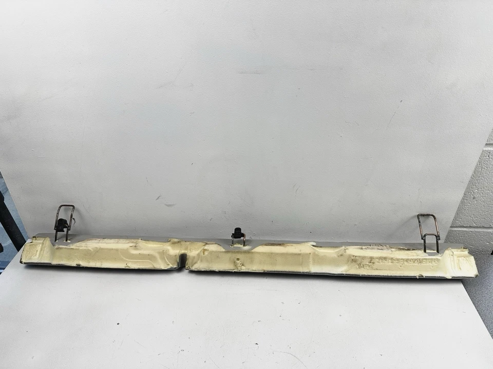 2008-2014 MERCEDES-BENZ C300 - REAR Lower SEAT Bench Cushion Spacer /TRIM - Image 3 of 4