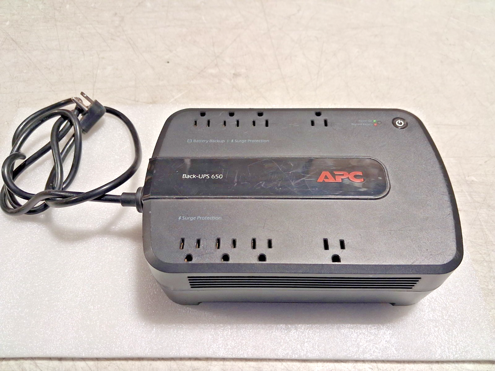 APC BE650G1 w/battery Back-UPS 650 8 Outlet Surge Protector and Battery Backup