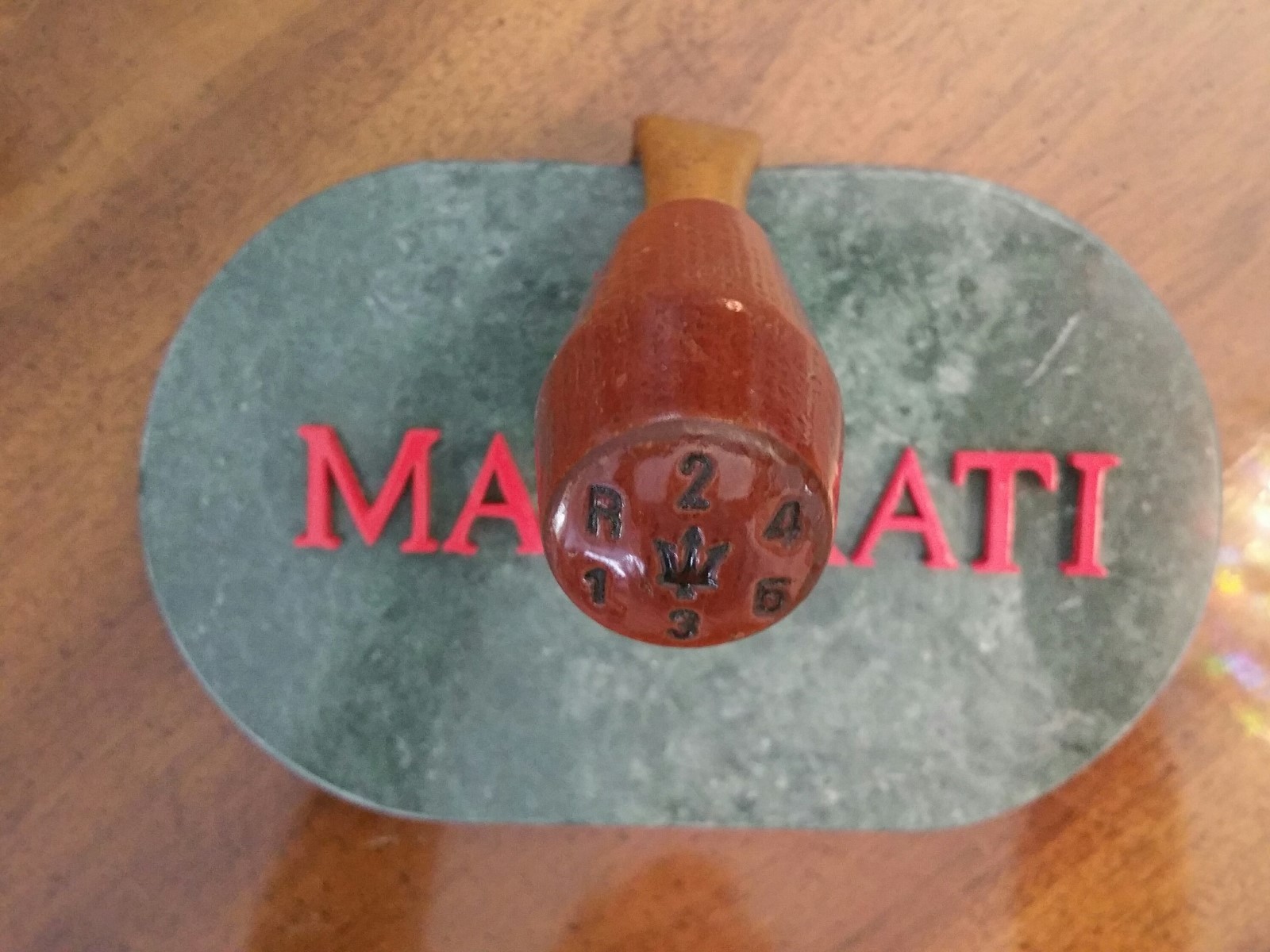 Maserati plaque with 5 speed shift knob