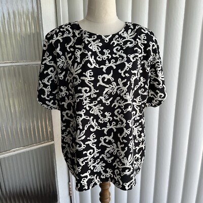 Dolina Blouse Womens M/L Black Ivory Flourish Short Dolman Sleeve Polyester Top