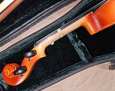 Suzuki model 220 sized 4/4 violin with case/bow, Japan 1993, Very